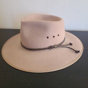Akubra Pure Felt Cattleman Hat Size 57 Brown